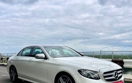 Mercedes-Benz E-Класс, 2018 год, 4 500 000 рублей, 1 фотография