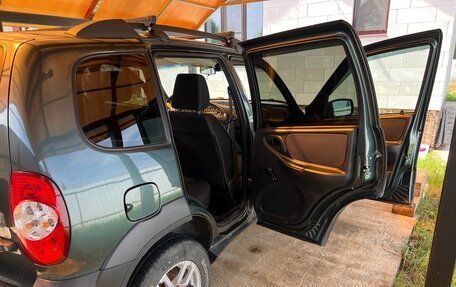Chevrolet Niva I рестайлинг, 2019 год, 750 000 рублей, 7 фотография