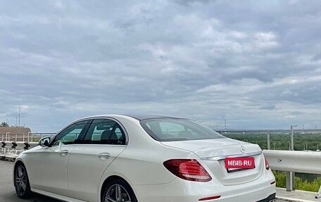 Mercedes-Benz E-Класс, 2018 год, 4 500 000 рублей, 6 фотография
