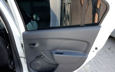 Renault Logan II, 2016 год, 660 000 рублей, 8 фотография
