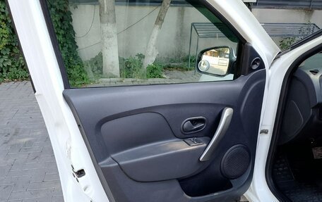 Renault Logan II, 2016 год, 660 000 рублей, 6 фотография