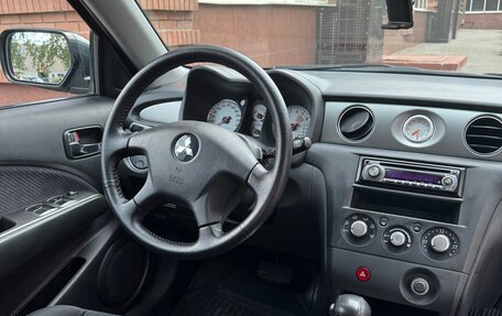 Mitsubishi Outlander III рестайлинг 3, 2005 год, 800 000 рублей, 7 фотография
