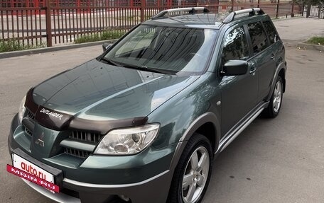 Mitsubishi Outlander III рестайлинг 3, 2005 год, 800 000 рублей, 2 фотография