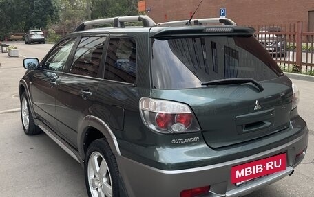 Mitsubishi Outlander III рестайлинг 3, 2005 год, 800 000 рублей, 5 фотография