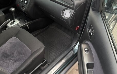 Mitsubishi Outlander III рестайлинг 3, 2005 год, 800 000 рублей, 14 фотография