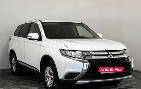 Mitsubishi Outlander III рестайлинг 3, 2015 год, 1 369 000 рублей, 3 фотография