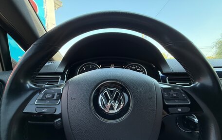 Volkswagen Touareg III, 2011 год, 2 100 000 рублей, 18 фотография