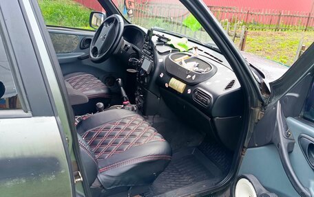 Chevrolet Niva I рестайлинг, 2004 год, 270 000 рублей, 10 фотография