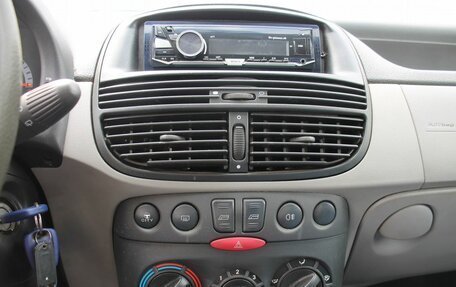 Fiat Punto III Punto Evo рестайлинг, 2001 год, 139 000 рублей, 9 фотография