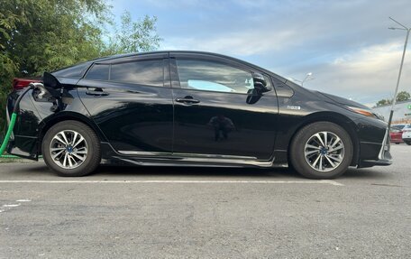 Toyota Prius IV XW50, 2017 год, 1 750 000 рублей, 6 фотография