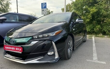 Toyota Prius IV XW50, 2017 год, 1 750 000 рублей, 5 фотография