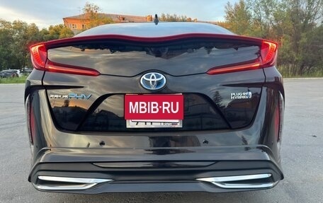 Toyota Prius IV XW50, 2017 год, 1 750 000 рублей, 11 фотография
