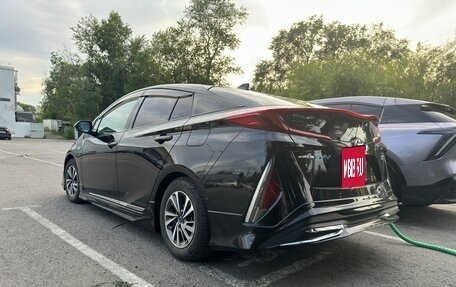 Toyota Prius IV XW50, 2017 год, 1 750 000 рублей, 4 фотография