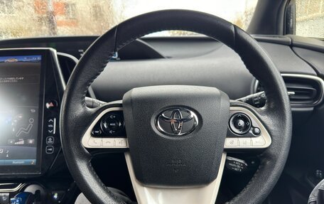 Toyota Prius IV XW50, 2017 год, 1 750 000 рублей, 14 фотография