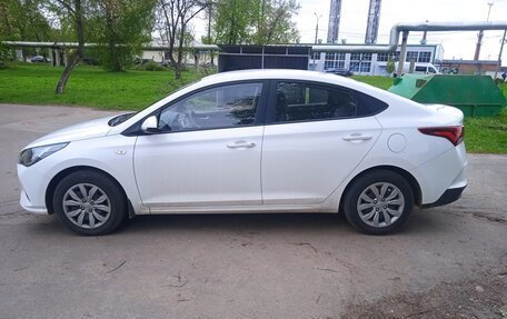 Hyundai Solaris II рестайлинг, 2021 год, 1 700 000 рублей, 4 фотография