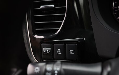 Mitsubishi Outlander III рестайлинг 3, 2018 год, 1 790 000 рублей, 14 фотография