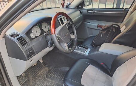 Chrysler 300C II, 2006 год, 2 000 000 рублей, 3 фотография