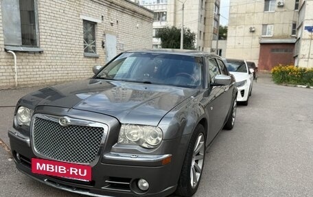 Chrysler 300C II, 2006 год, 2 000 000 рублей, 6 фотография
