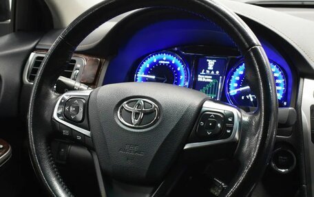 Toyota Camry, 2017 год, 2 340 000 рублей, 8 фотография