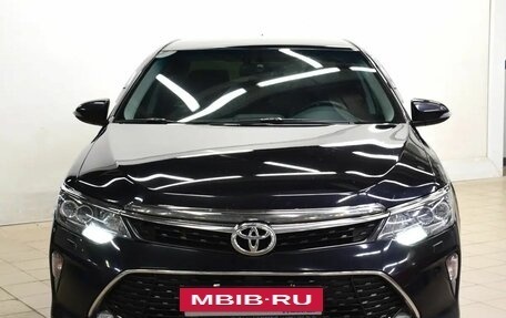 Toyota Camry, 2017 год, 2 340 000 рублей, 2 фотография