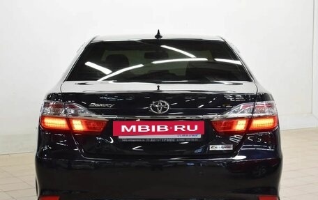Toyota Camry, 2017 год, 2 340 000 рублей, 3 фотография