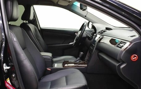 Toyota Camry, 2017 год, 2 340 000 рублей, 15 фотография