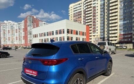 KIA Sportage IV рестайлинг, 2021 год, 2 450 000 рублей, 3 фотография
