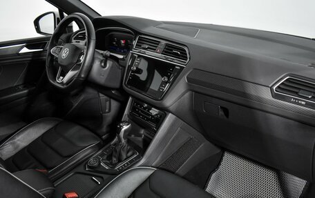 Volkswagen Tiguan II, 2021 год, 3 290 000 рублей, 16 фотография