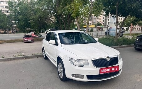 Skoda Superb III рестайлинг, 2013 год, 880 000 рублей, 1 фотография