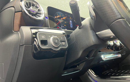 Mercedes-Benz A-Класс, 2018 год, 3 250 000 рублей, 9 фотография