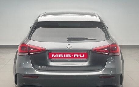 Mercedes-Benz A-Класс, 2018 год, 3 250 000 рублей, 3 фотография