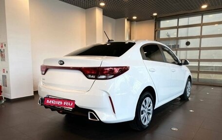 KIA Rio IV, 2021 год, 1 790 000 рублей, 3 фотография