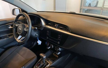 KIA Rio IV, 2021 год, 1 790 000 рублей, 12 фотография