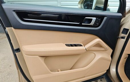 Porsche Cayenne III, 2018 год, 5 997 000 рублей, 25 фотография