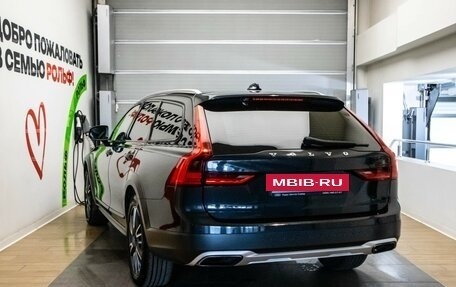 Volvo V90 Cross Country I рестайлинг, 2018 год, 2 875 000 рублей, 6 фотография