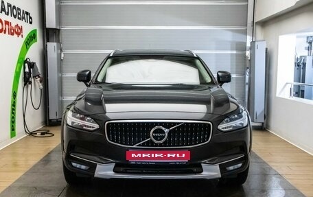 Volvo V90 Cross Country I рестайлинг, 2018 год, 2 875 000 рублей, 2 фотография