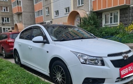 Chevrolet Cruze II, 2011 год, 710 000 рублей, 2 фотография
