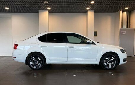 Skoda Octavia, 2018 год, 1 300 000 рублей, 2 фотография