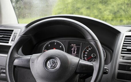 Volkswagen Caravelle T5, 2014 год, 1 425 000 рублей, 17 фотография