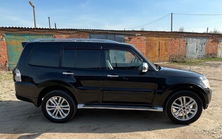 Mitsubishi Pajero IV, 2007 год, 1 389 999 рублей, 2 фотография