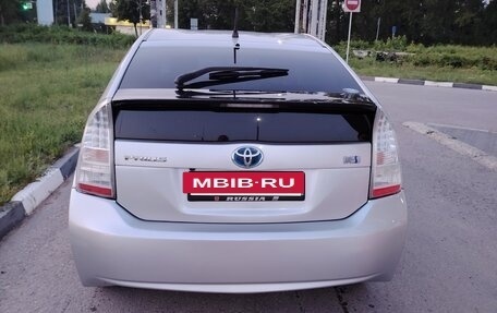 Toyota Prius, 2011 год, 1 050 000 рублей, 6 фотография