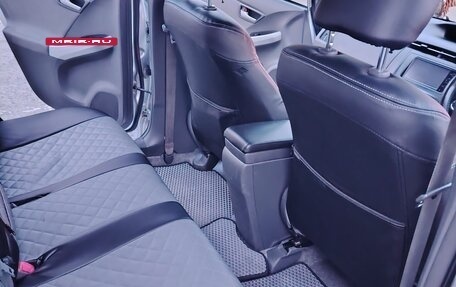 Toyota Prius, 2011 год, 1 050 000 рублей, 10 фотография