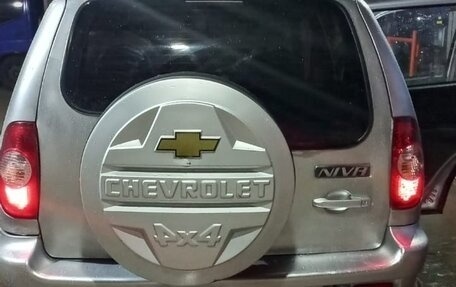 Chevrolet Niva I рестайлинг, 2003 год, 269 999 рублей, 2 фотография