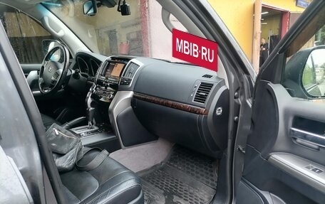 Toyota Land Cruiser 200, 2013 год, 4 000 000 рублей, 10 фотография