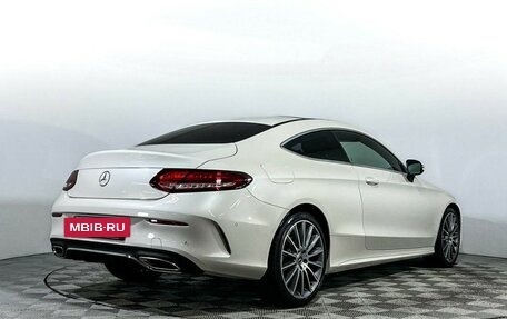 Mercedes-Benz C-Класс, 2019 год, 3 597 000 рублей, 5 фотография