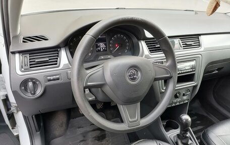 Skoda Rapid I, 2015 год, 800 000 рублей, 12 фотография