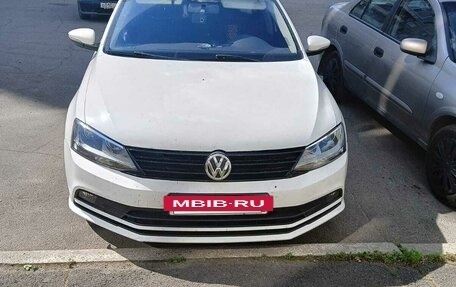 Volkswagen Jetta VI, 2015 год, 950 000 рублей, 3 фотография