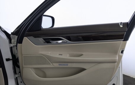 BMW 7 серия, 2016 год, 2 990 000 рублей, 25 фотография