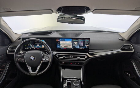 BMW 3 серия, 2022 год, 4 900 000 рублей, 14 фотография
