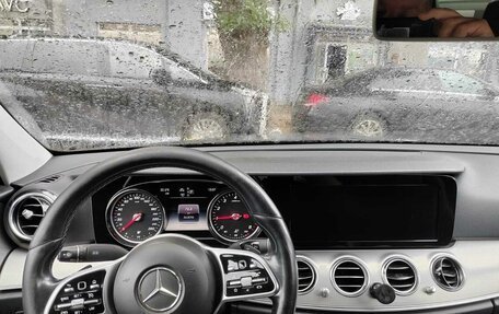 Mercedes-Benz E-Класс, 2019 год, 2 000 000 рублей, 7 фотография